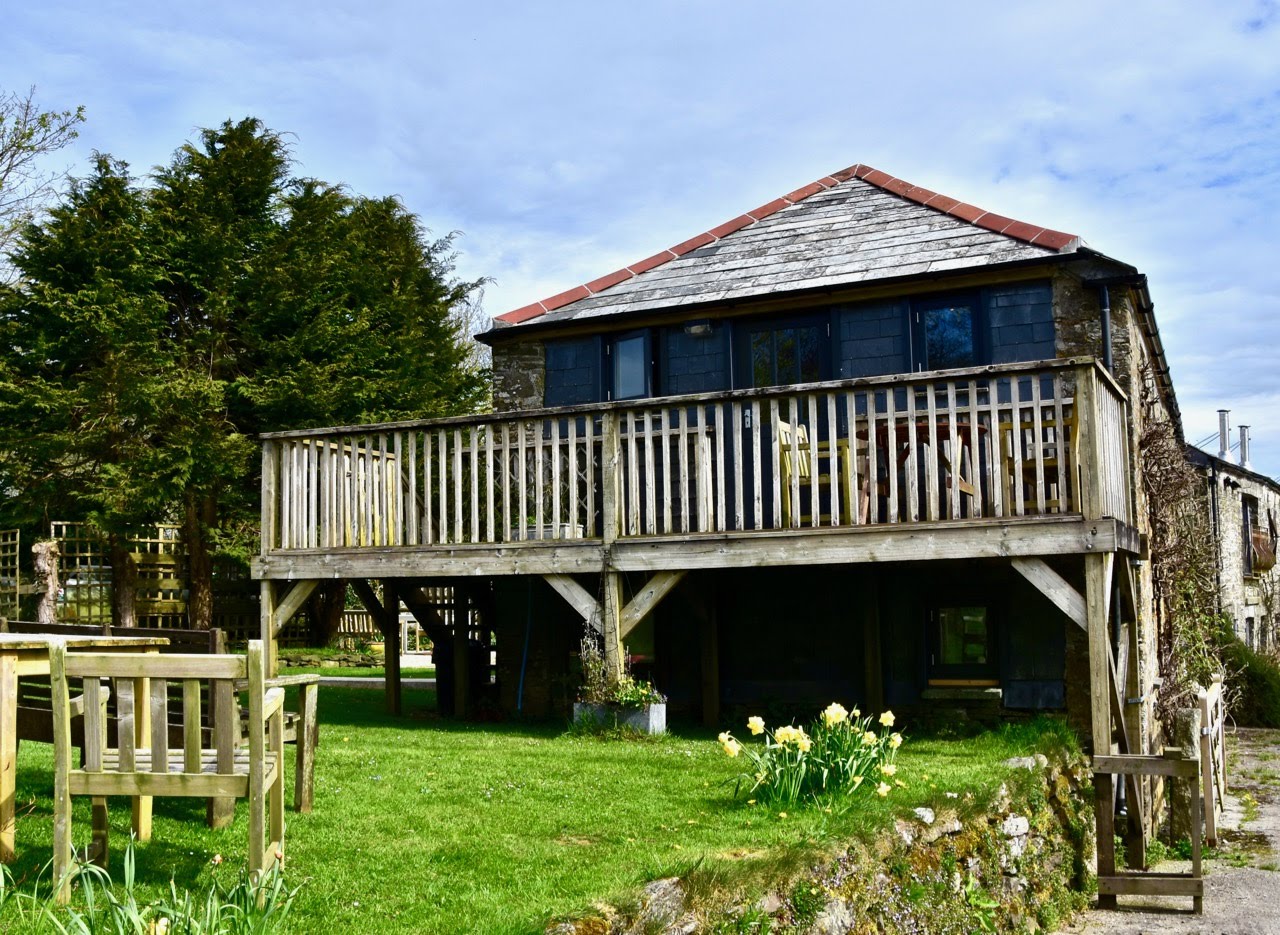 we-accept-pets-pet-friendly-hotels-b-bs-self-catering-holiday