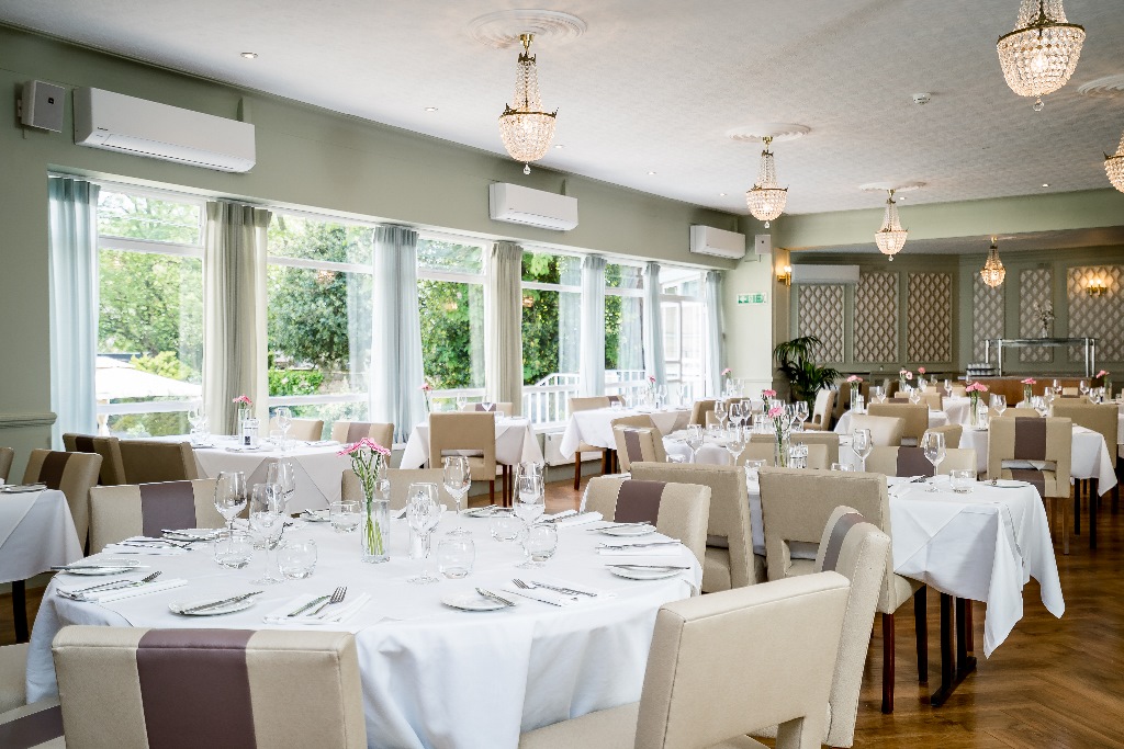 We Accept Pets Pet Friendly Hotels, B & Bs, Self Catering Holiday Cottages and Campsites in